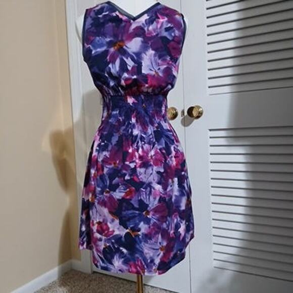 Simply Vera Vera Wang SP Sleeveless Fit-n-Flare V Neck Floral dress Knee-Length - Picture 10 of 15